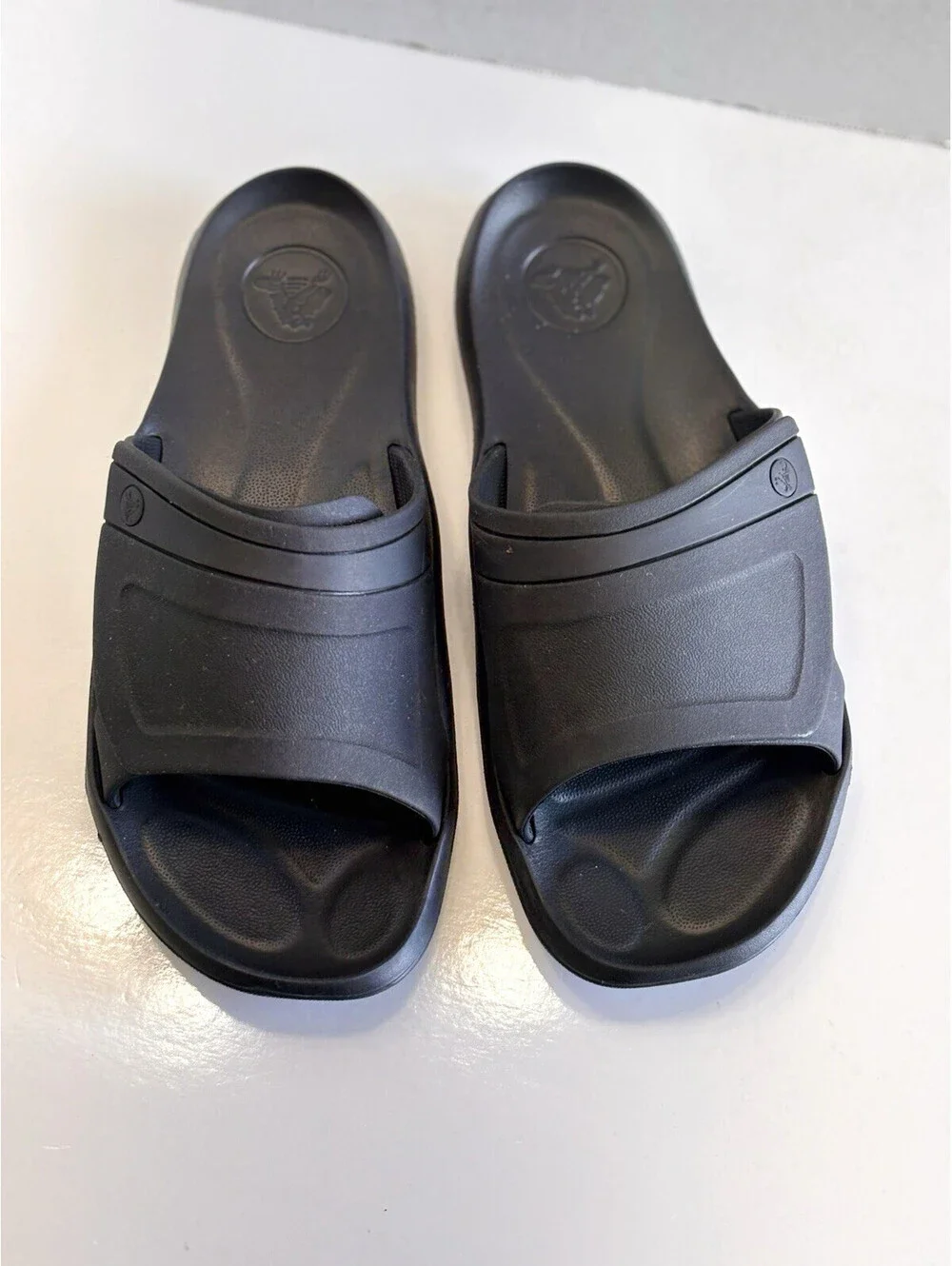 Crocs Men's Size 7 Sandals Black Wide Strap Adjustable Hook Loop Comfort Shoes